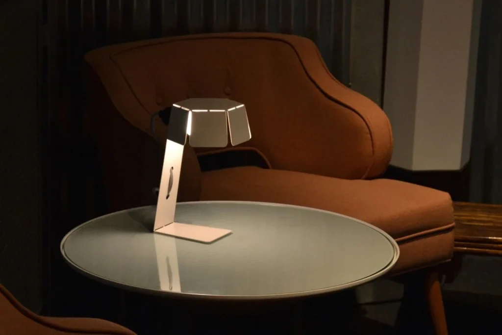 SOPHISTICATED HEX LAMP
